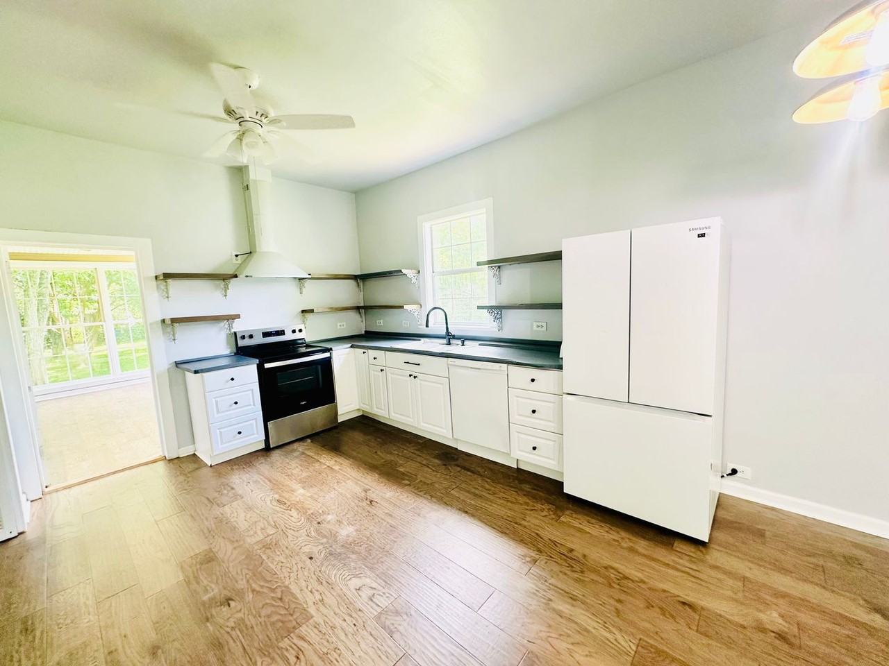 1731 Walnut St - Photo 7 of 15