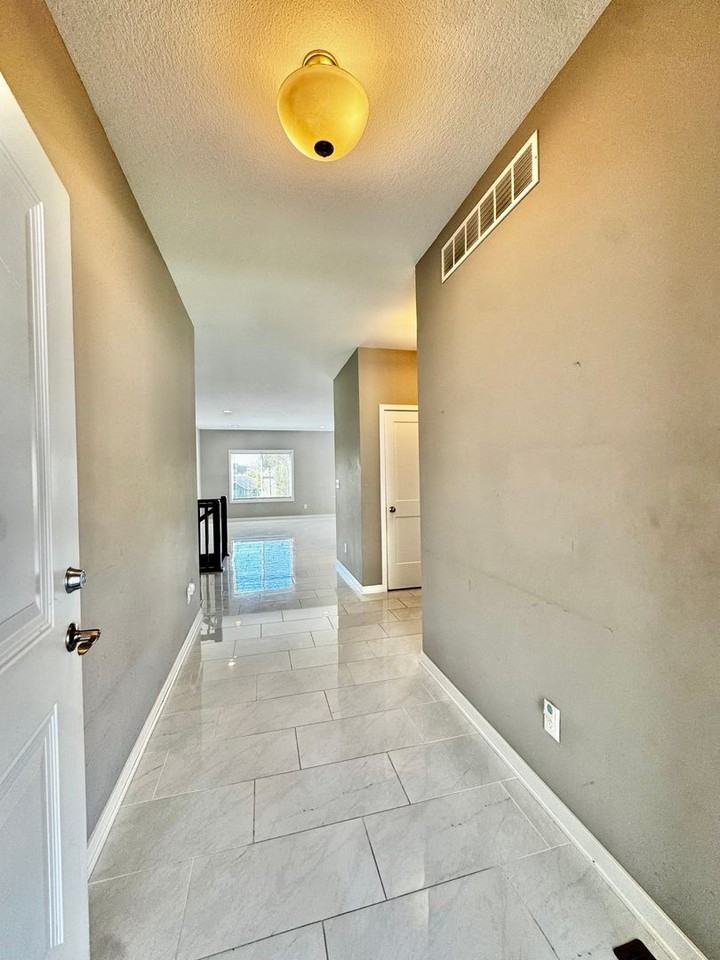 3374 Ridgeline Dr Se - Photo 3 of 37