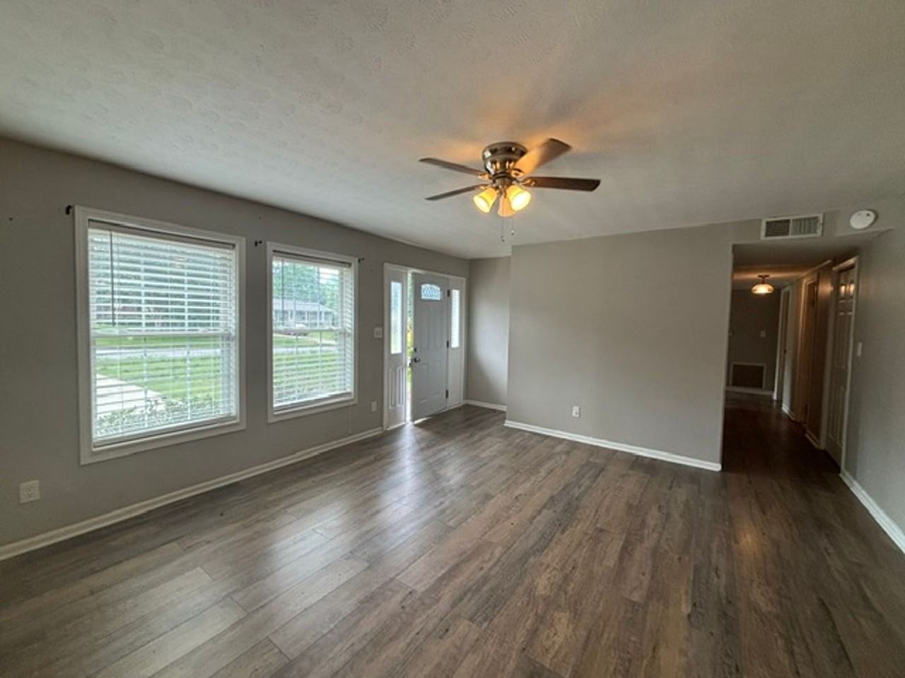 6525 Gregg Dr - Photo 2 of 29