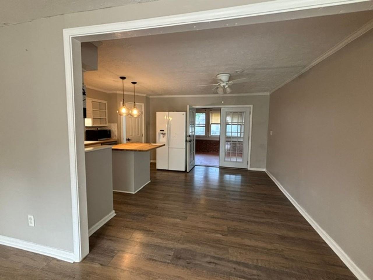 6525 Gregg Dr - Photo 4 of 29