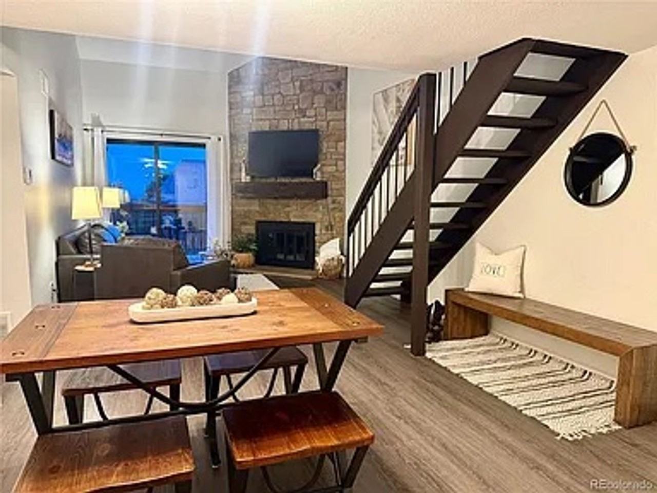 445 Wright St - Photo 2 of 35