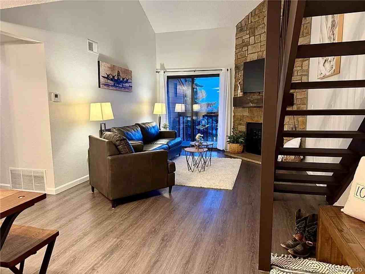 445 Wright St - Photo 6 of 35
