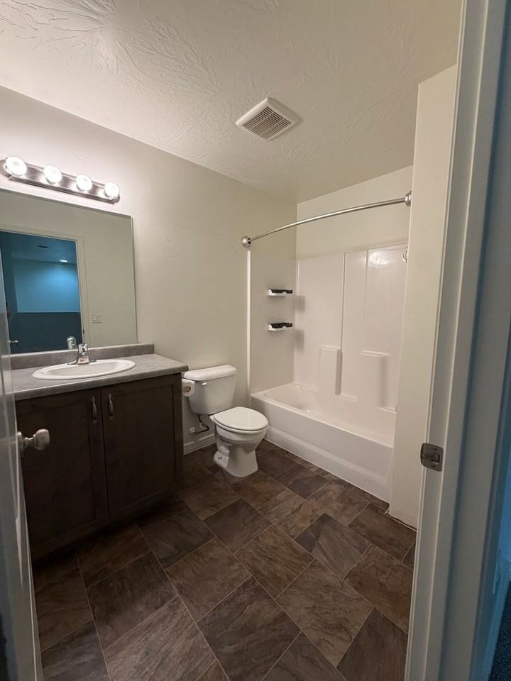 3265 S Fossil Hills Dr - Photo 5 of 16