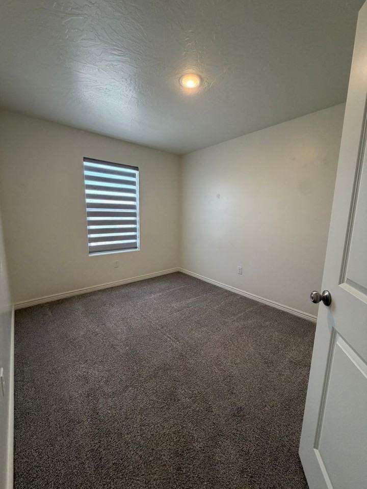 3265 S Fossil Hills Dr - Photo 6 of 16