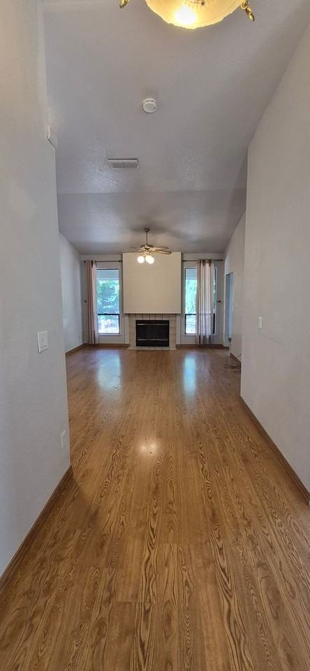 642 Silvertop Way - Photo 3 of 30
