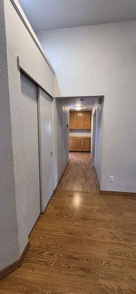 642 Silvertop Way - Photo 5 of 30