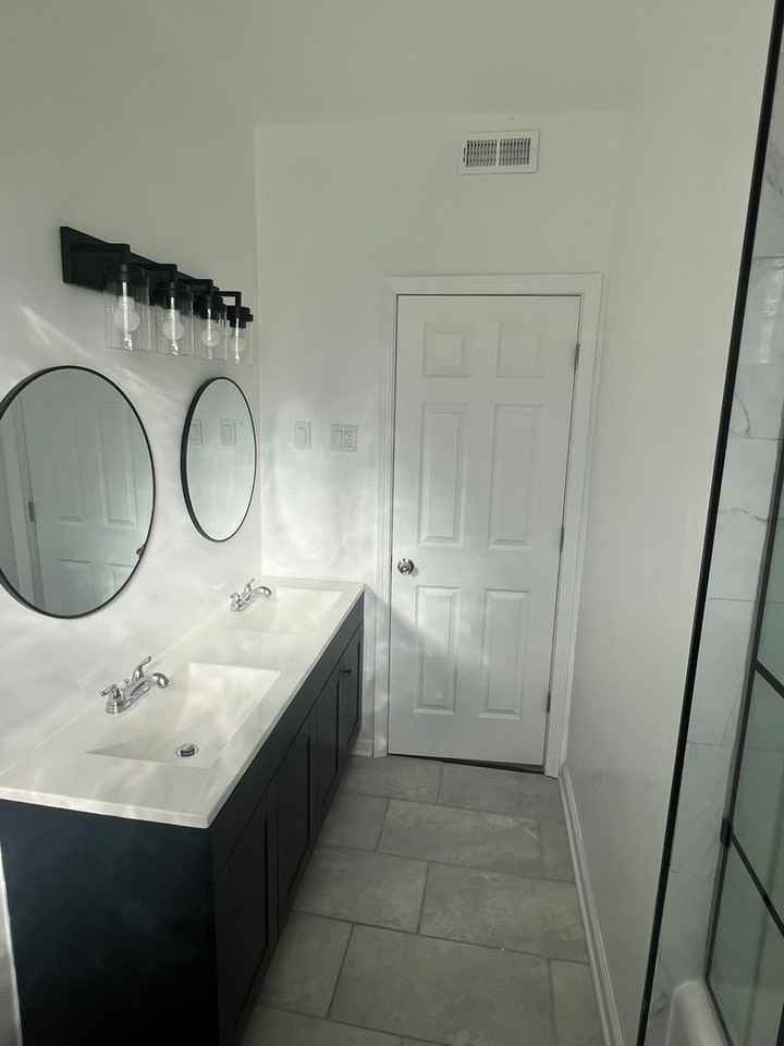 8445 S Ingleside Ave - Photo 5 of 19