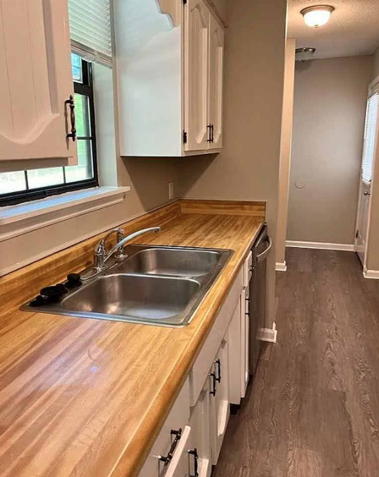 2201 Houston Ave - Photo 5 of 17