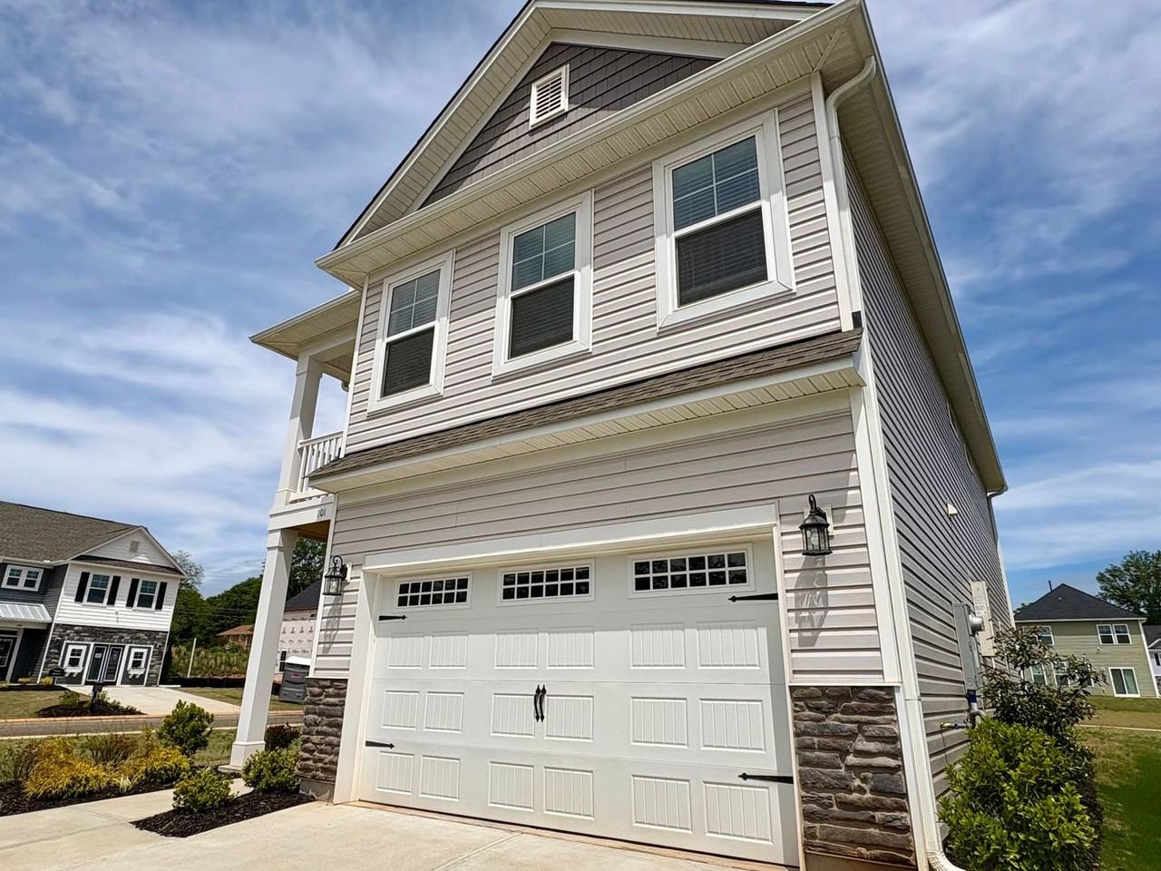 101 Brown Cir - Photo 2 of 38