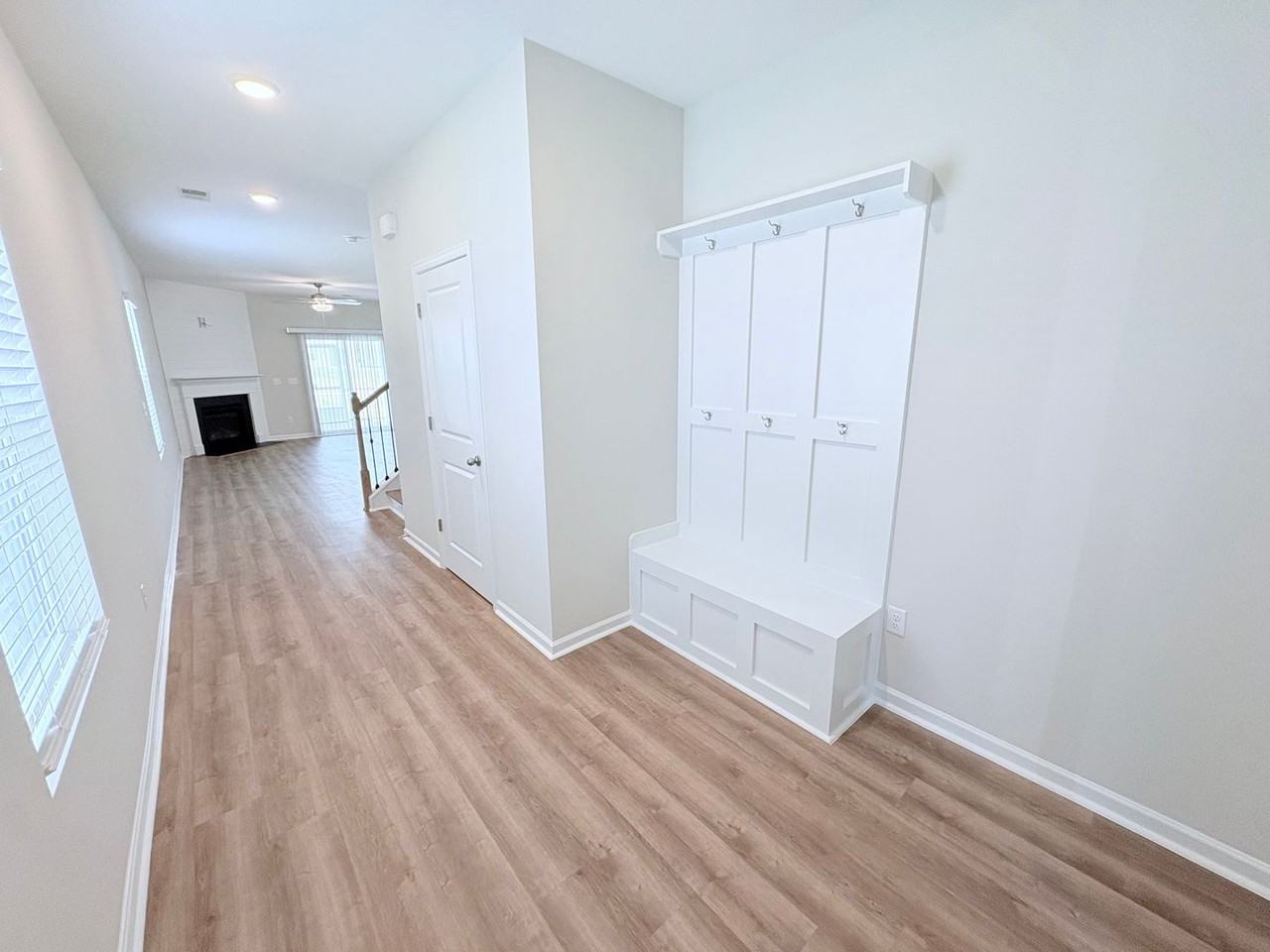 101 Brown Cir - Photo 4 of 38