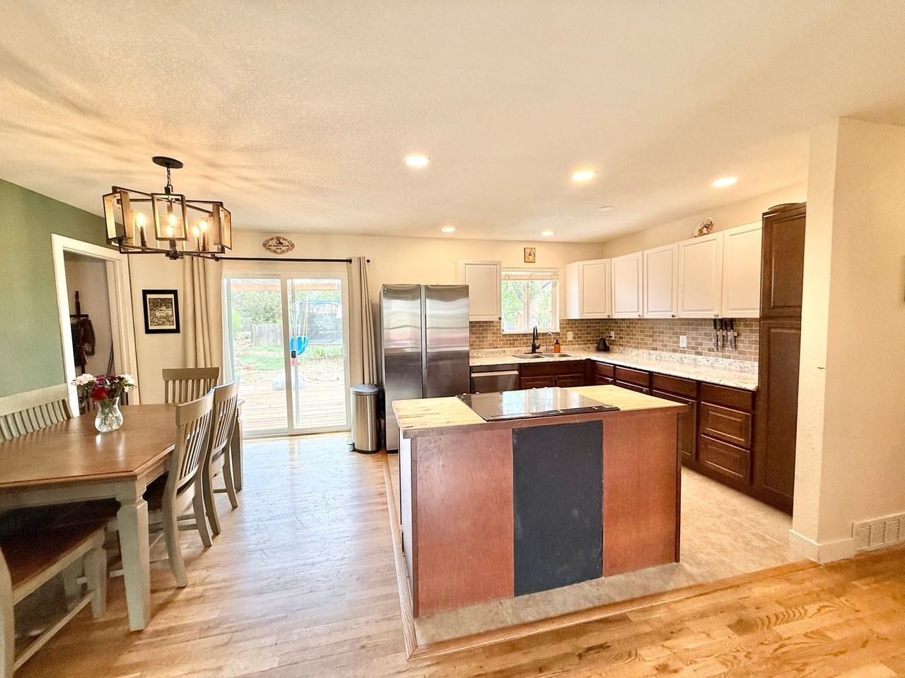 1311 Yosemite Dr - Photo 2 of 23