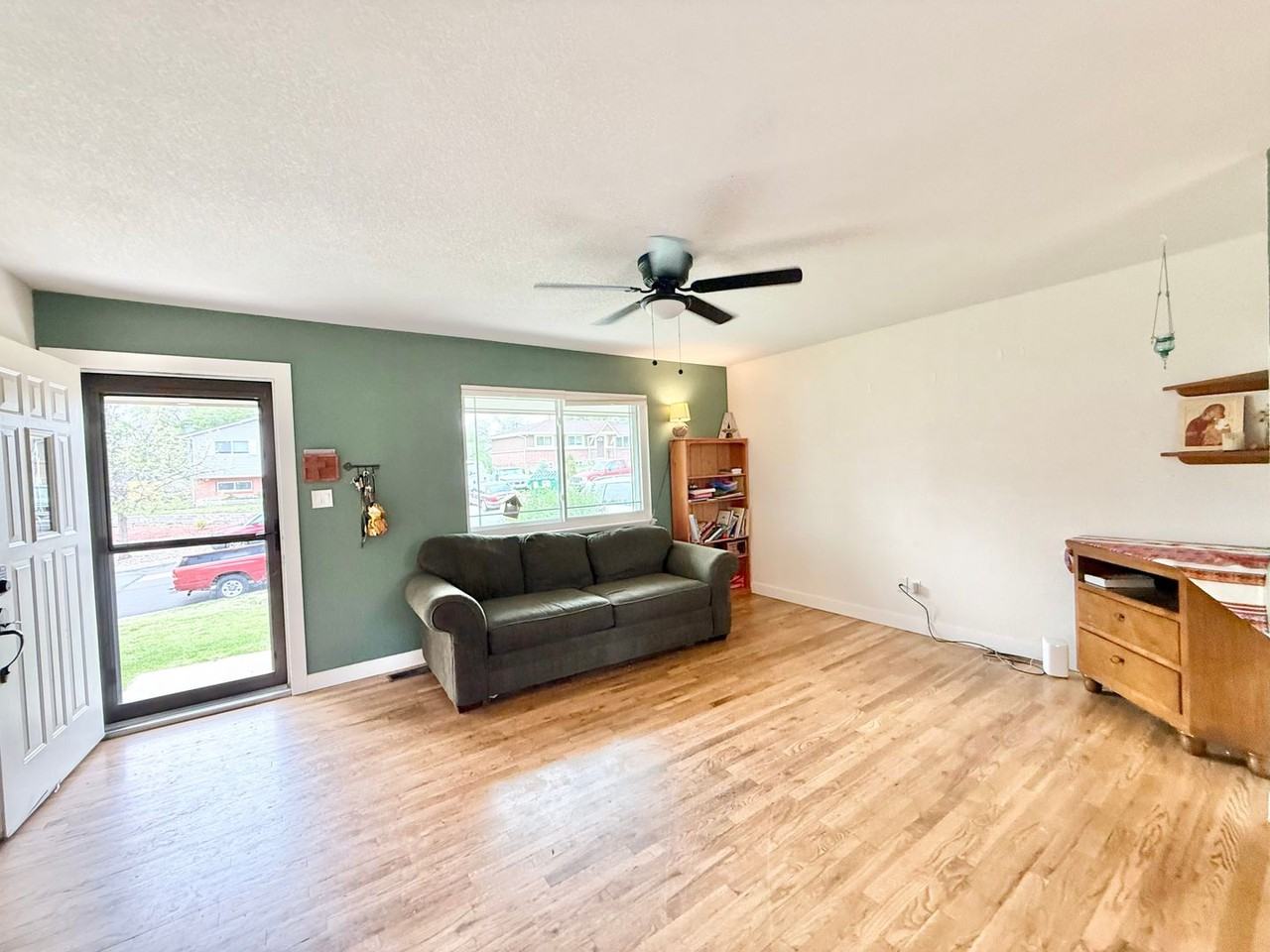 1311 Yosemite Dr - Photo 5 of 23