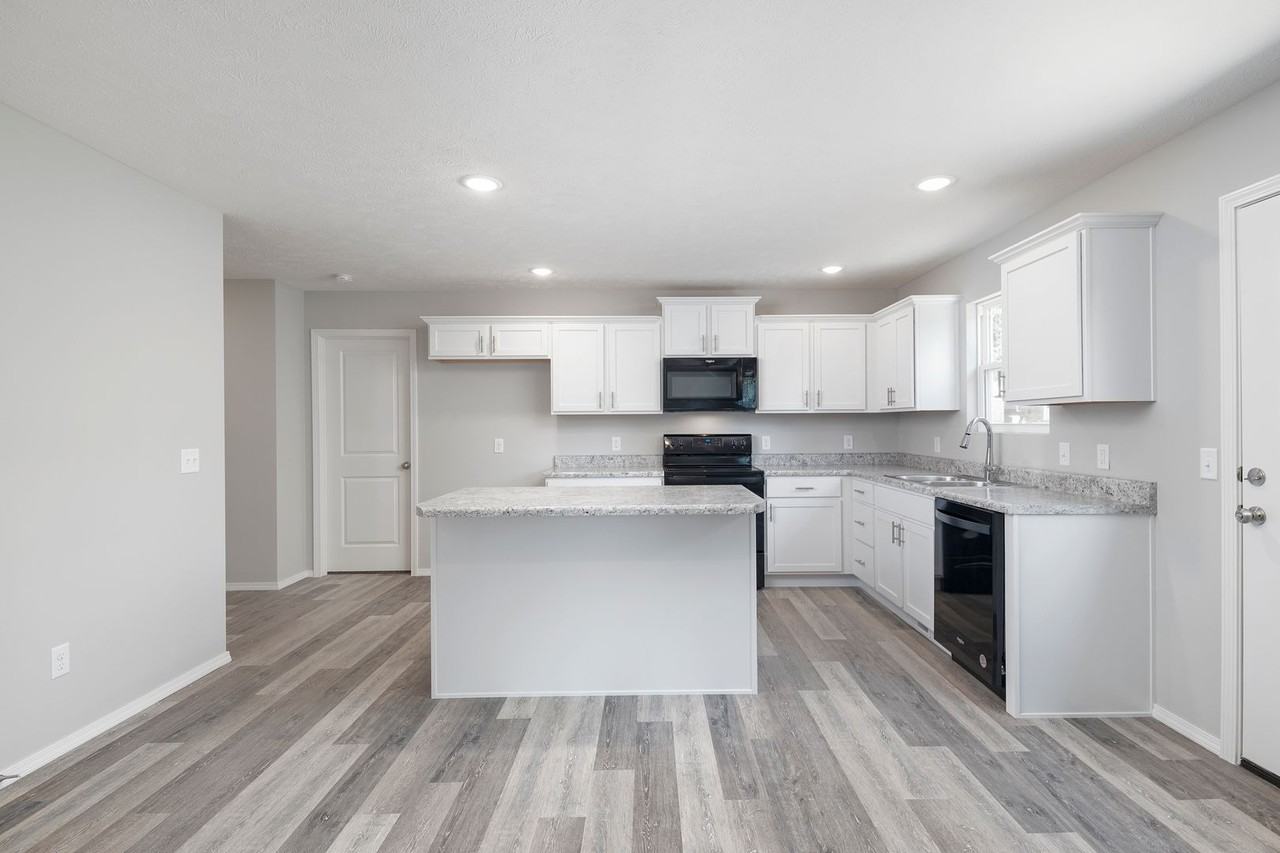 483 W Barcelona St - Photo 2 of 18