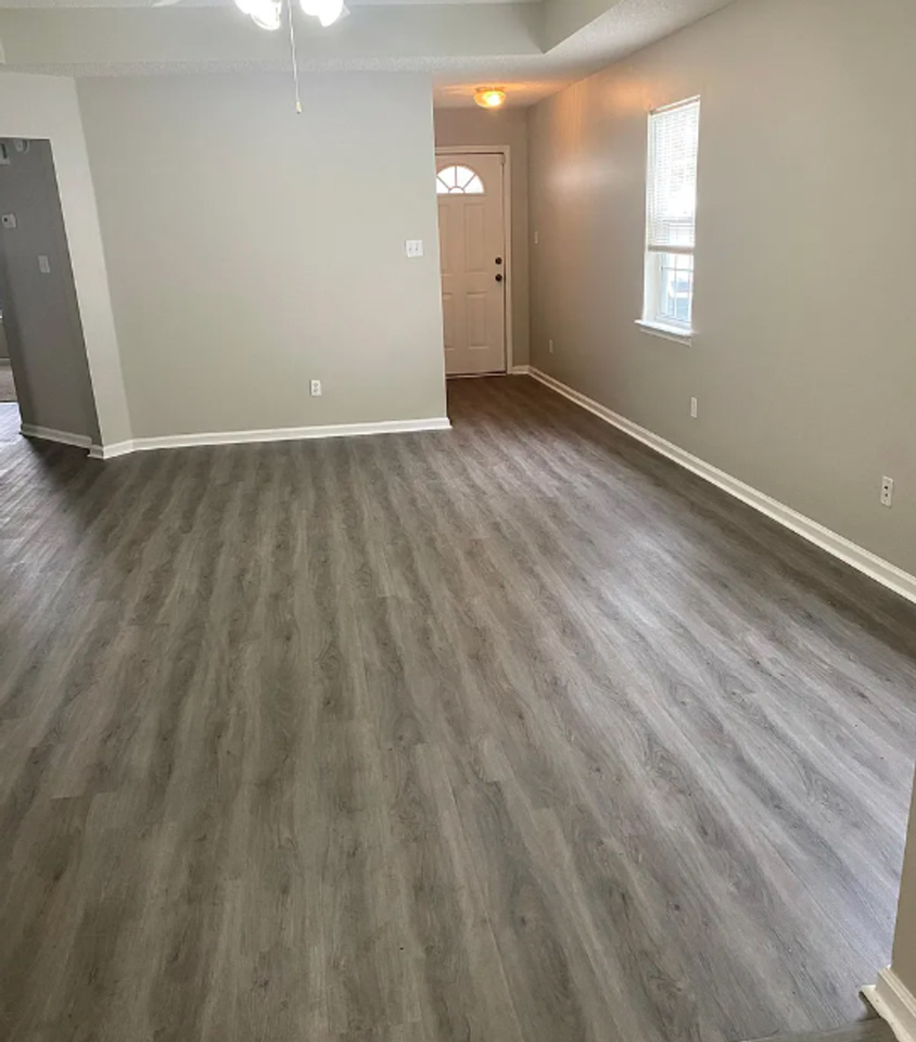 3025 Ginny Dr - Photo 2 of 9