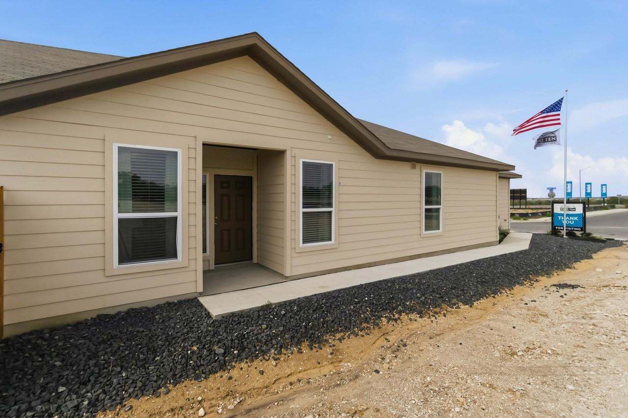 5203 Green Grove St #1 - Photo 4 of 26