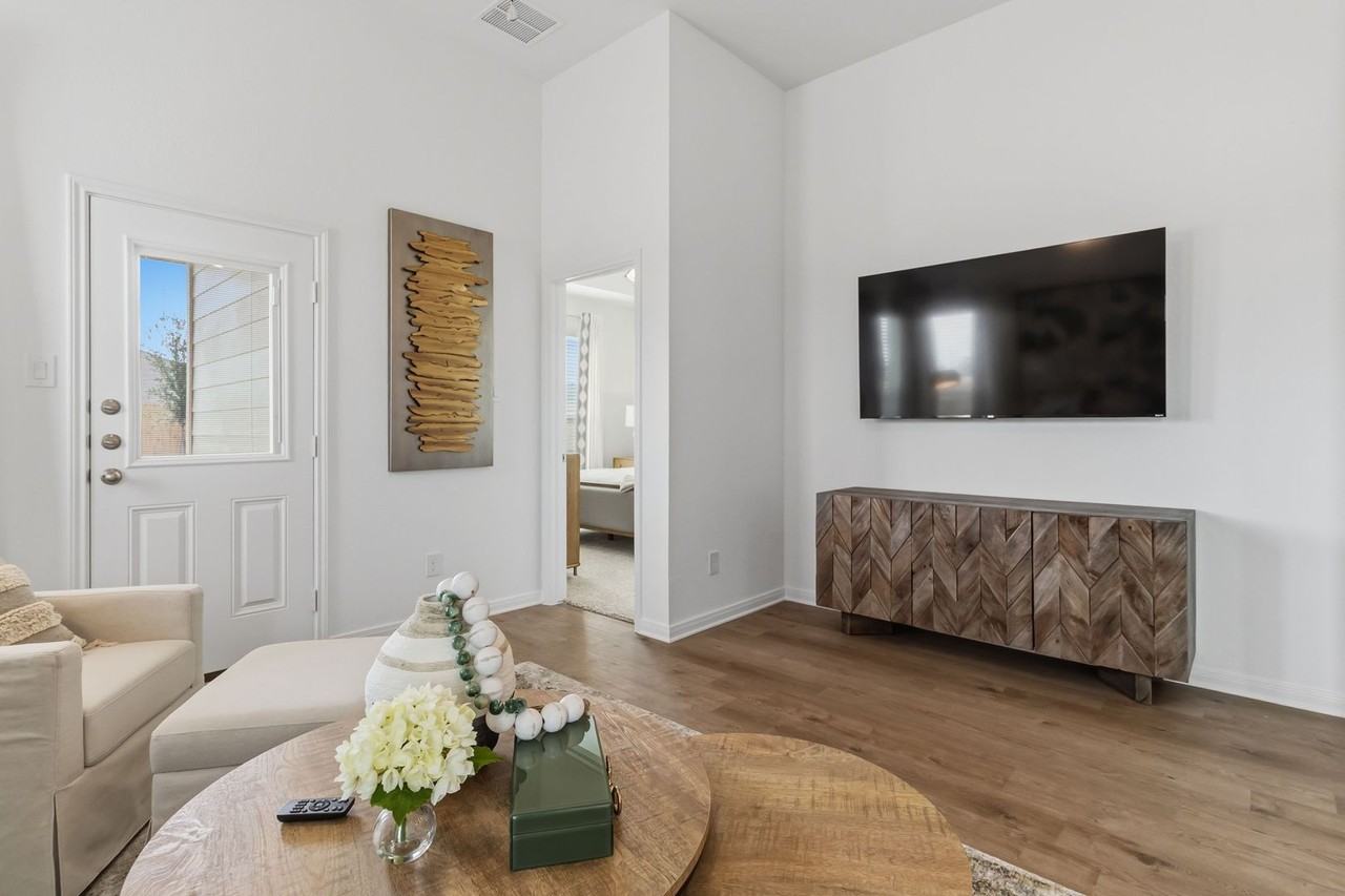 5203 Green Grove St #1 - Photo 7 of 26