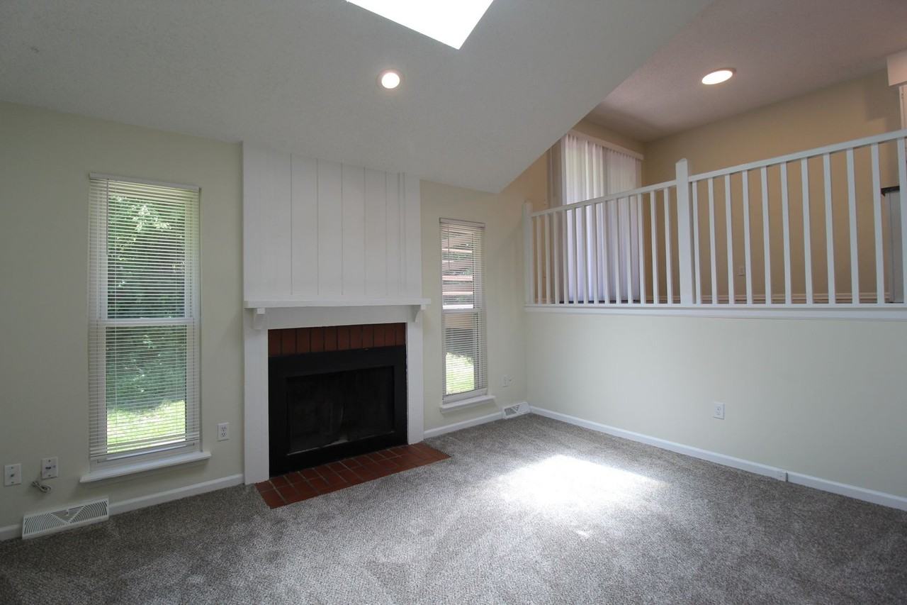 101 N Saxony Dr - Photo 5 of 14