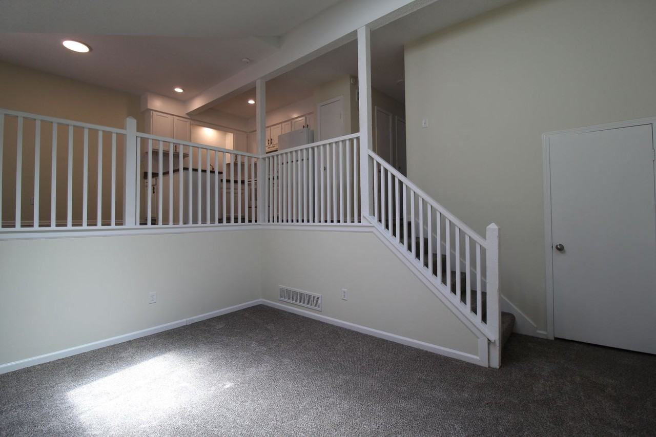 101 N Saxony Dr - Photo 6 of 14