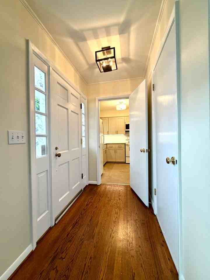 5272 Sw Scholls Ferry Rd - Photo 2 of 19