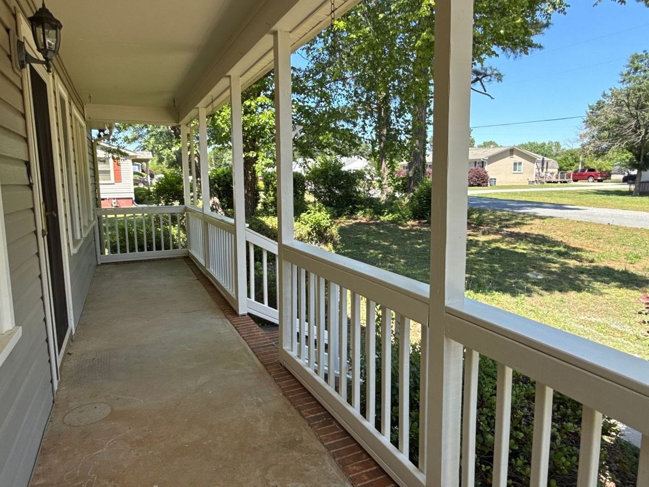 2083 Ridgecrest Rd - Photo 2 of 23
