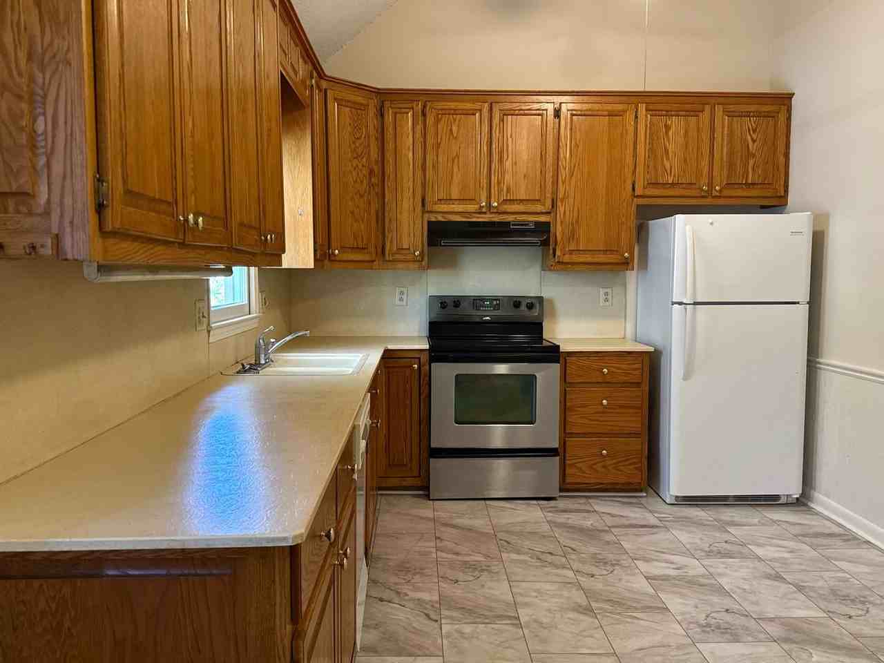2083 Ridgecrest Rd - Photo 7 of 23
