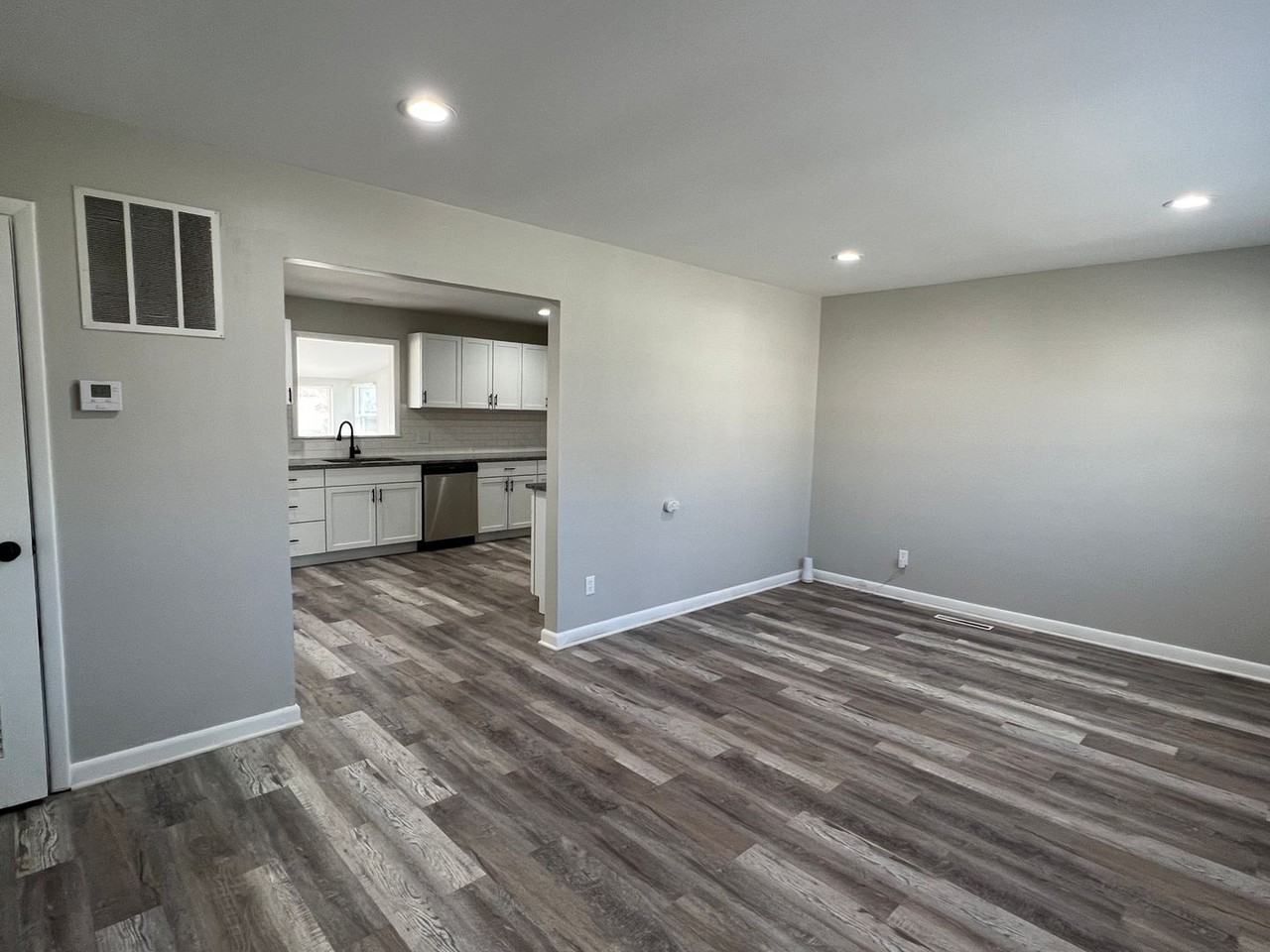 1660 Huxley Dr - Photo 3 of 35