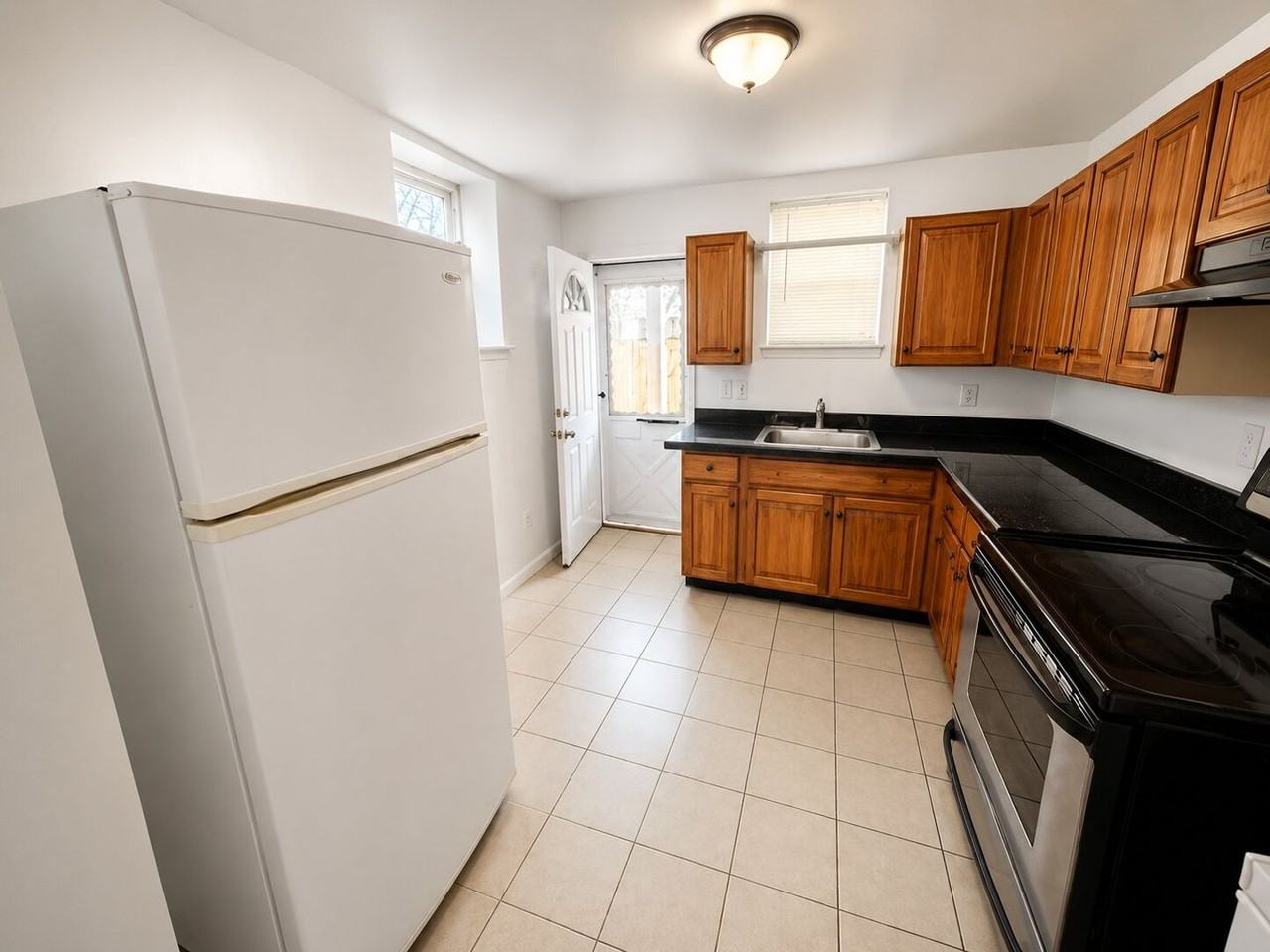 2624 Gerritt St - Photo 3 of 14