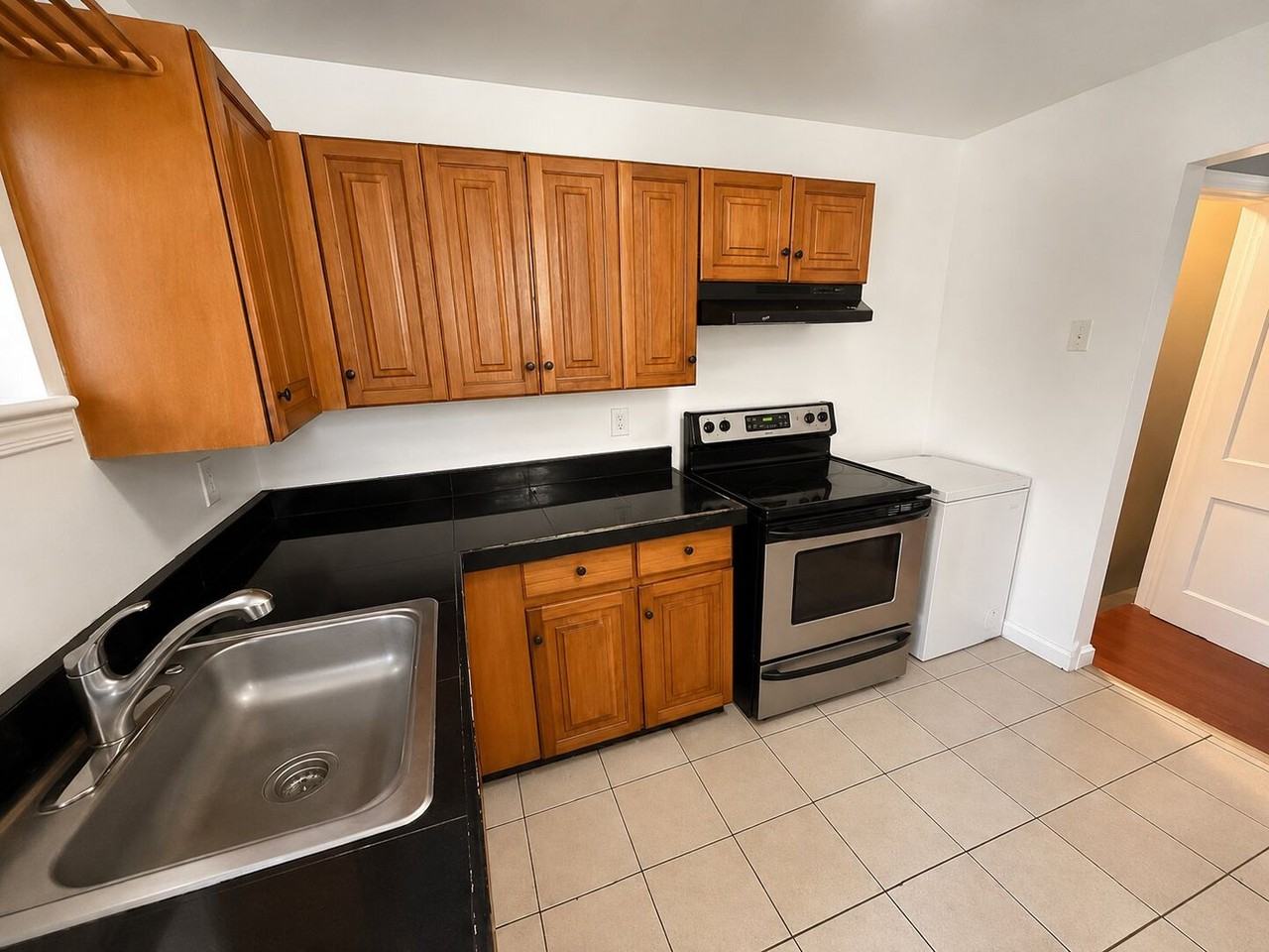 2624 Gerritt St - Photo 4 of 14