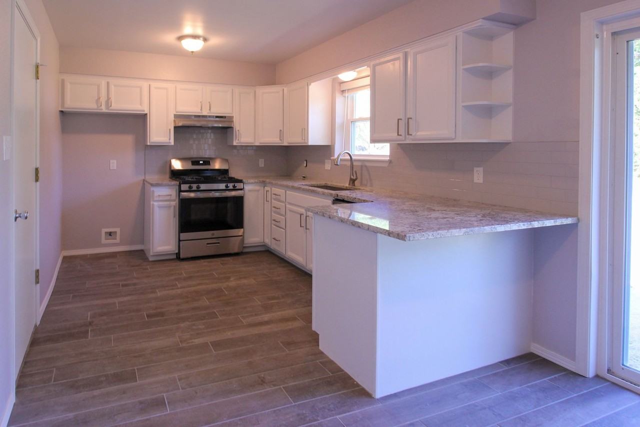 13743 S Fern St - Photo 5 of 15