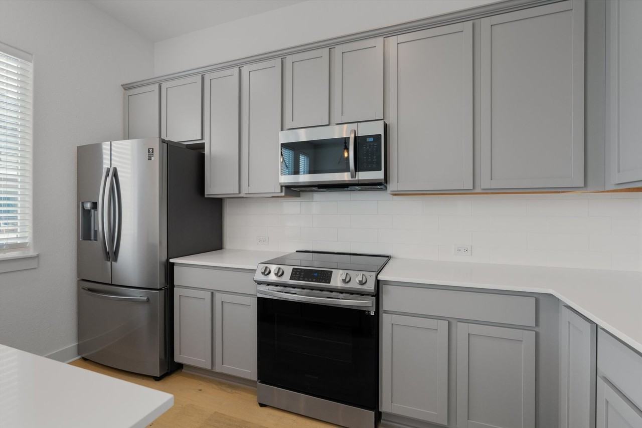 2050 Lohmans Spur Rd #804 - Photo 6 of 28