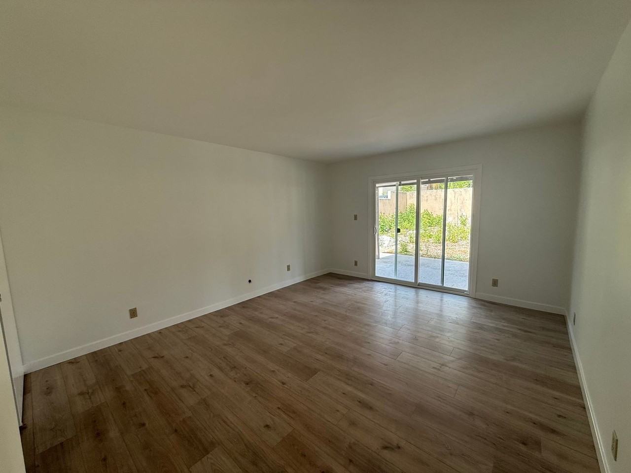 24621 Overlake Dr - Photo 6 of 14