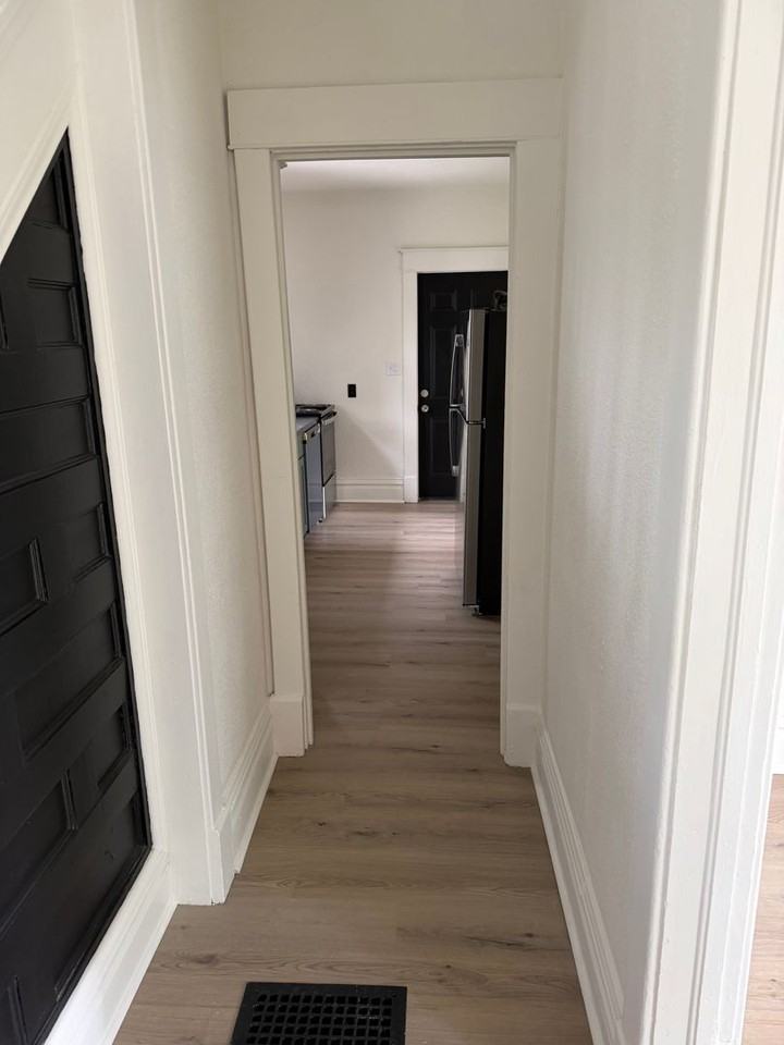 542 Kern St - Photo 2 of 14