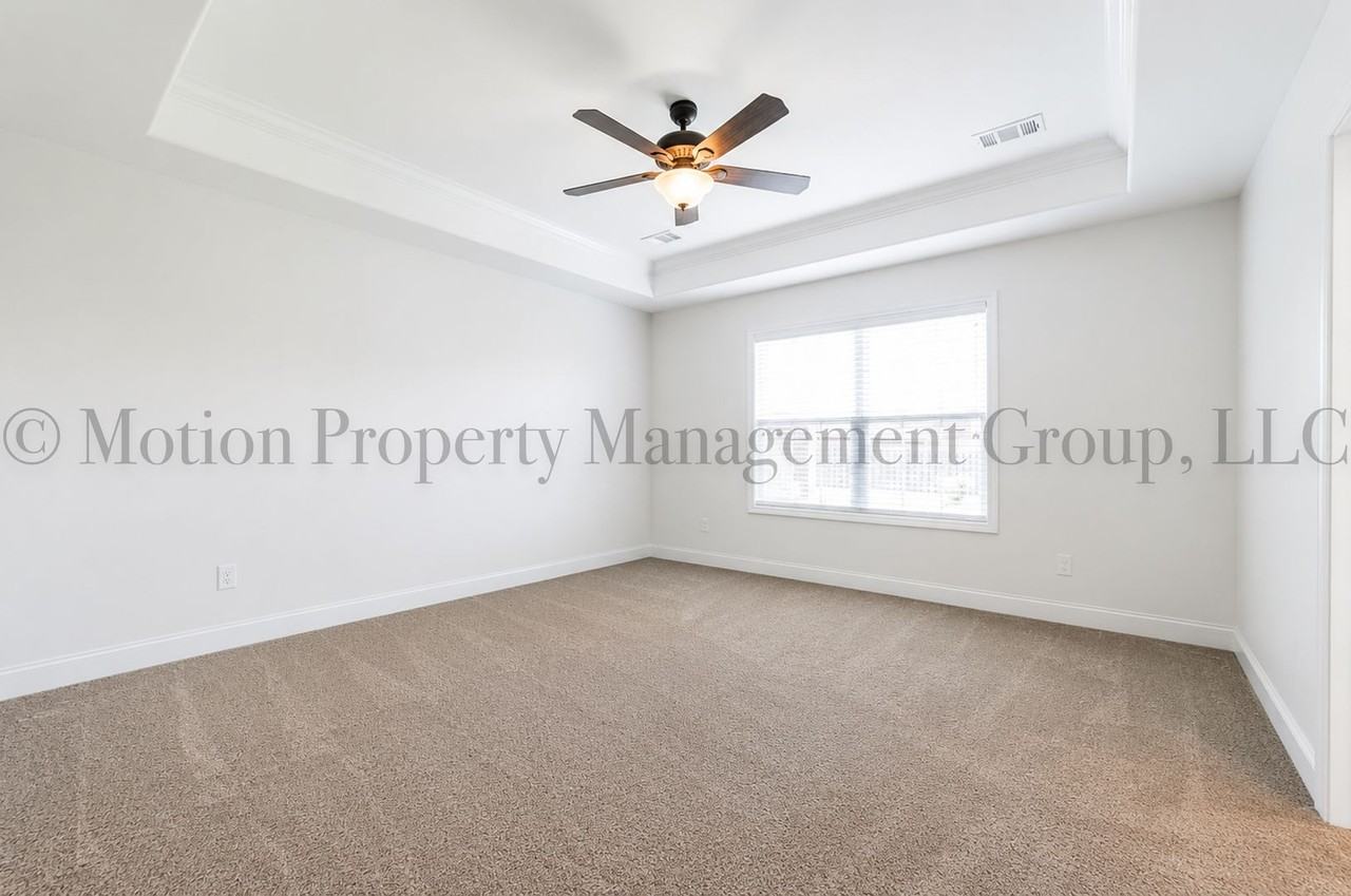 215 Rainsong Trl - Photo 7 of 14