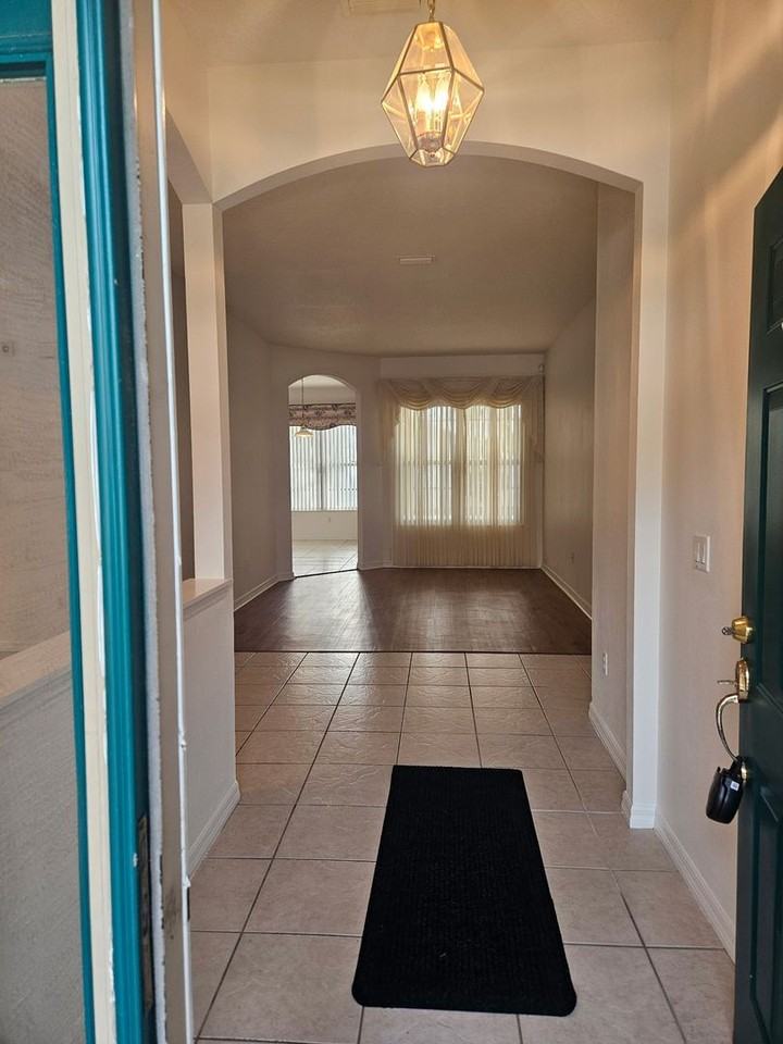 1 Emmons Ln - Photo 4 of 50
