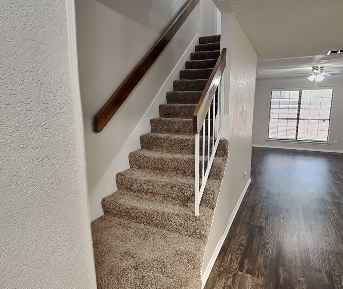 7334 Kingswood Cir - Photo 2 of 18