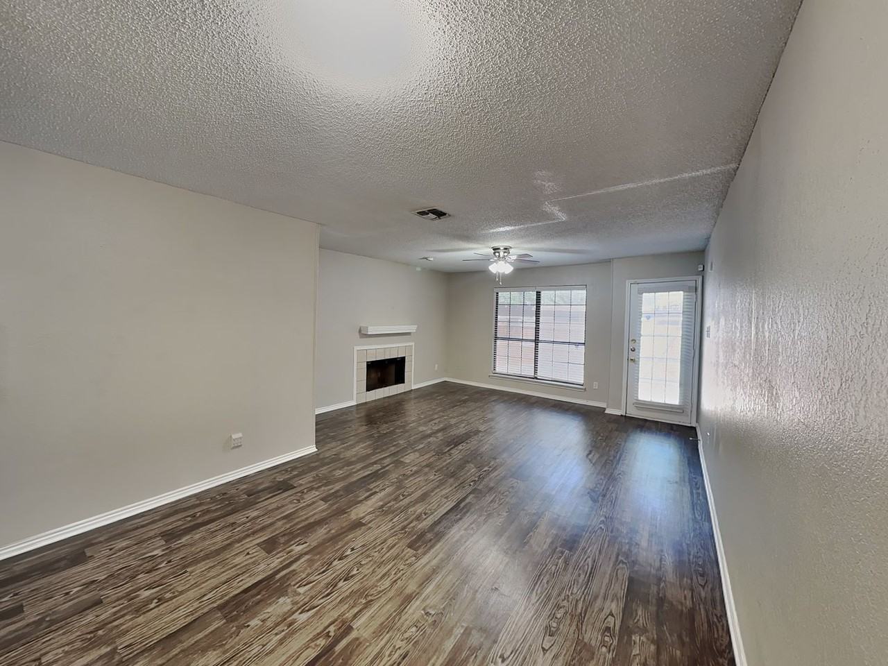 7334 Kingswood Cir - Photo 3 of 18
