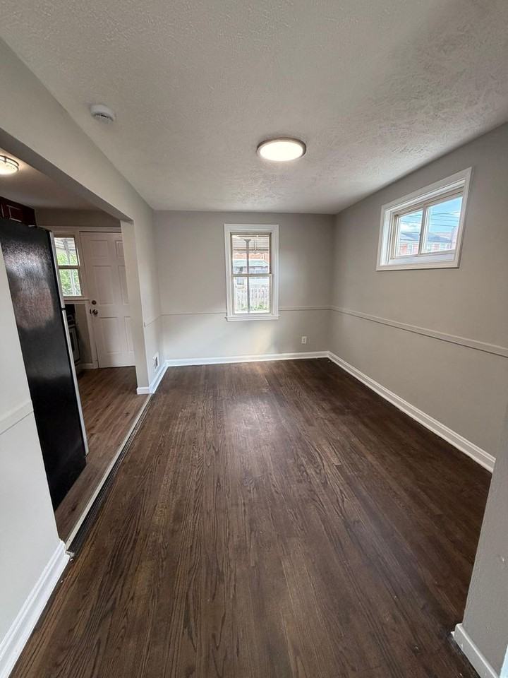 7863 Saint Fabian Ln - Photo 4 of 12