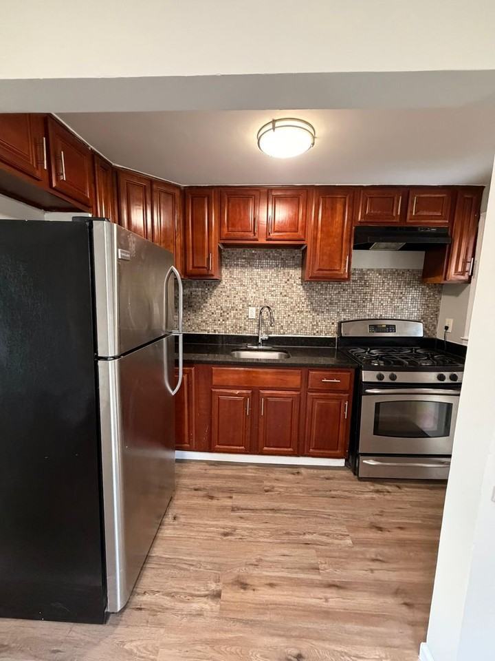 7863 Saint Fabian Ln - Photo 5 of 12