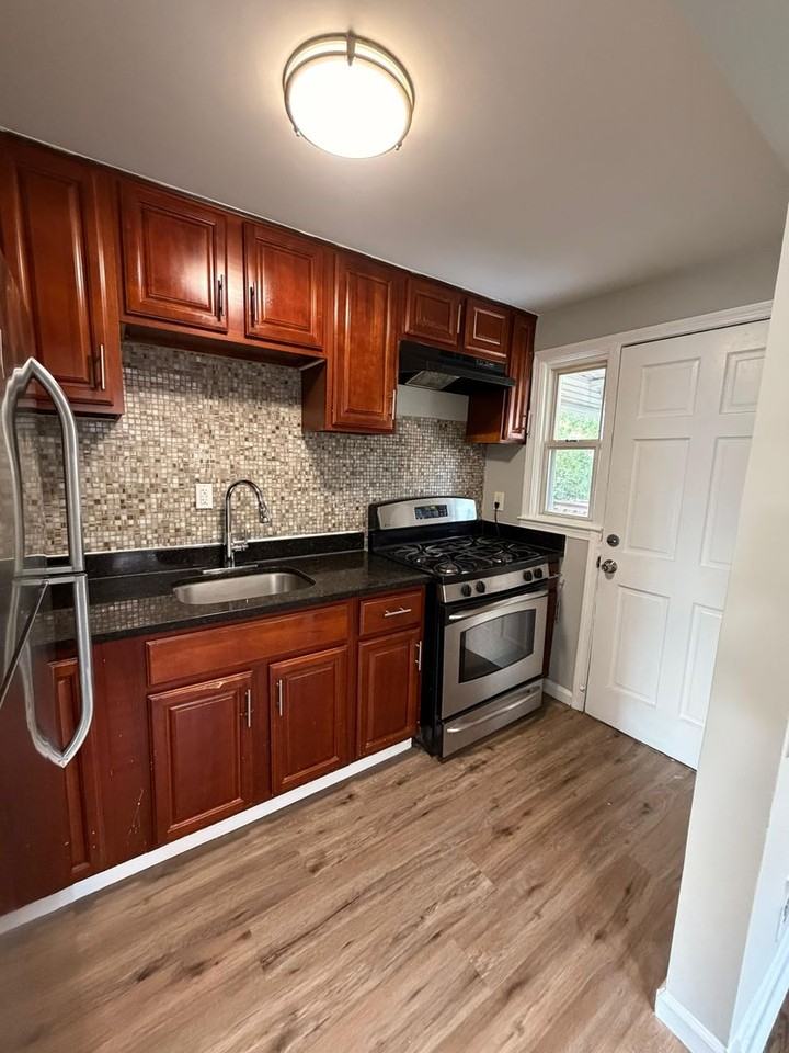 7863 Saint Fabian Ln - Photo 6 of 12