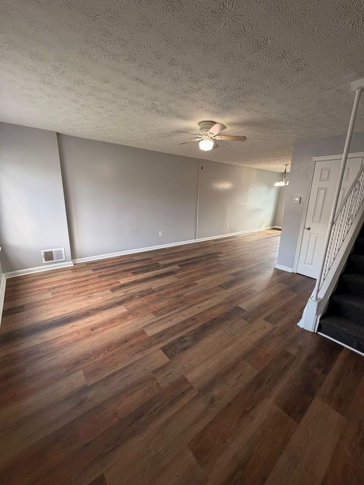 932 Elton Ave - Photo 4 of 13
