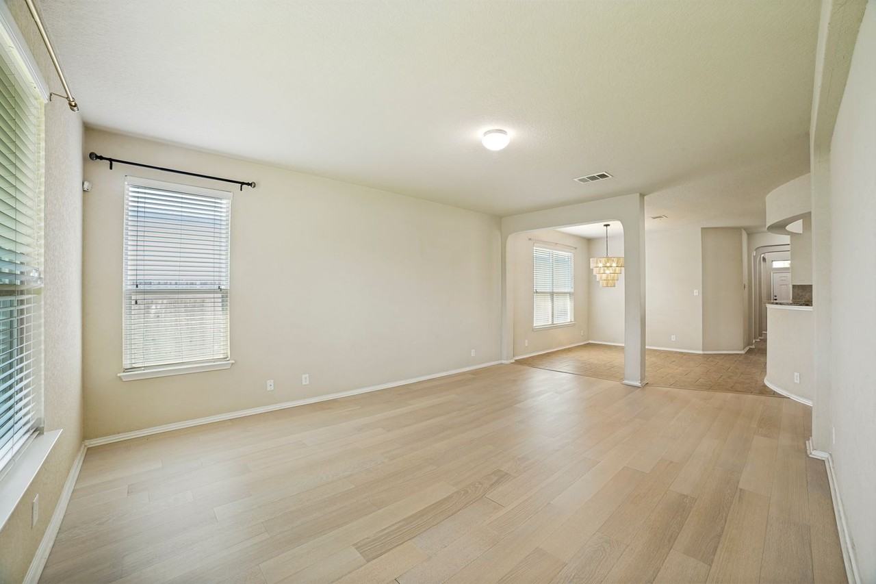 6818 Fort Bnd - Photo 4 of 25