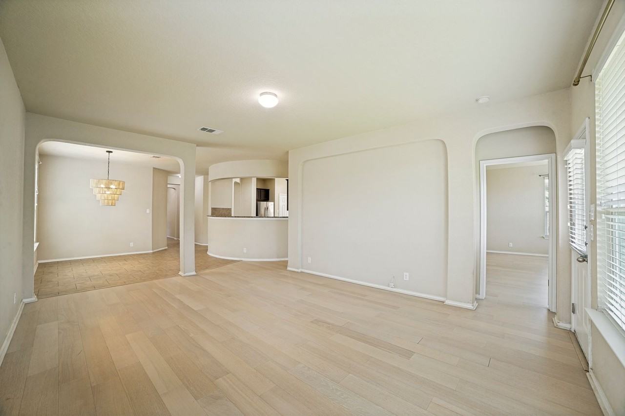 6818 Fort Bnd - Photo 7 of 25