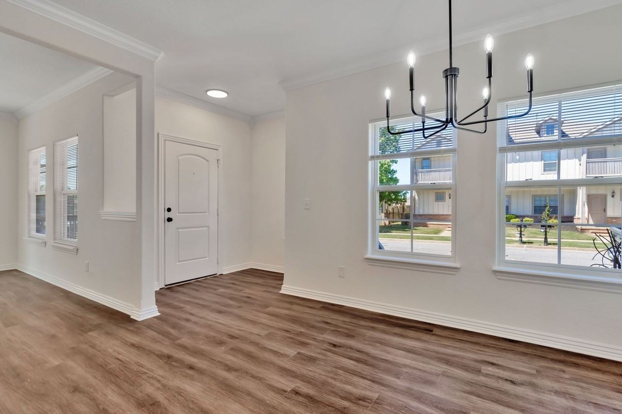 732 N Wordsworth Ln - Photo 5 of 27