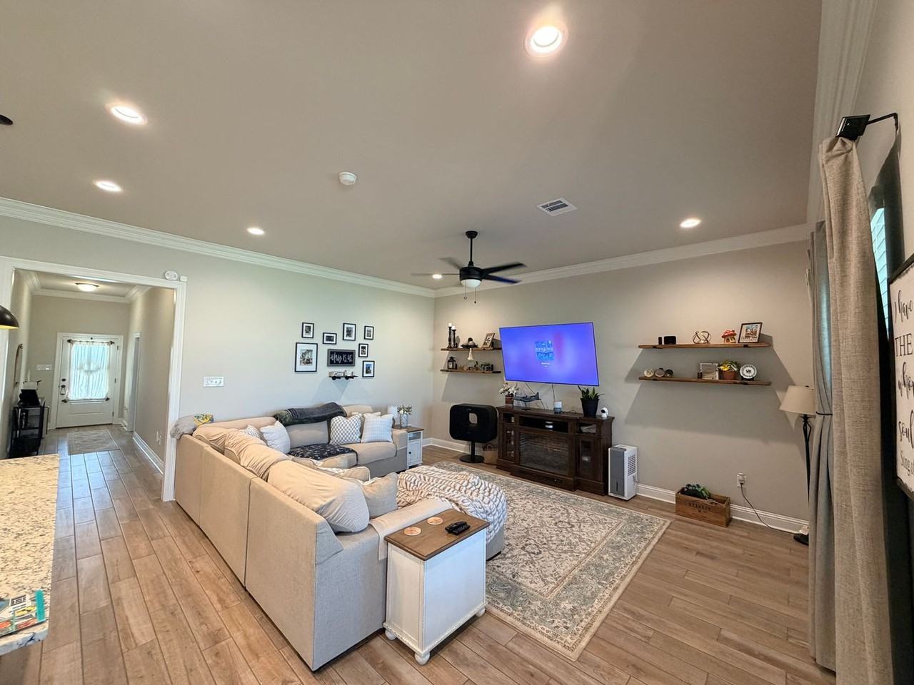 475 Blanchard Loop - Photo 5 of 19