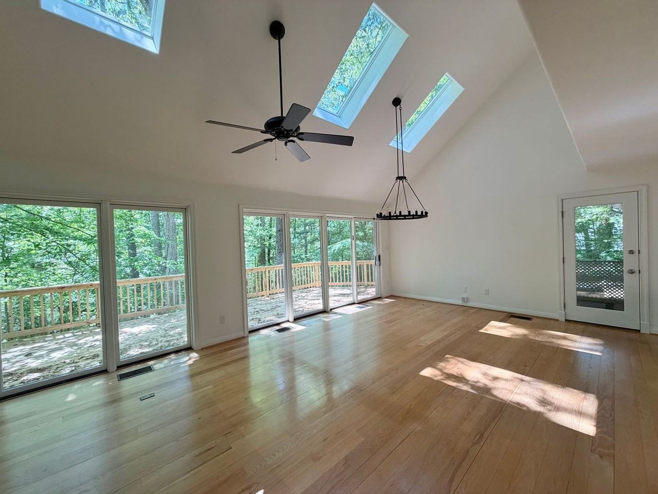 4540 Shagbark Ln - Photo 7 of 43