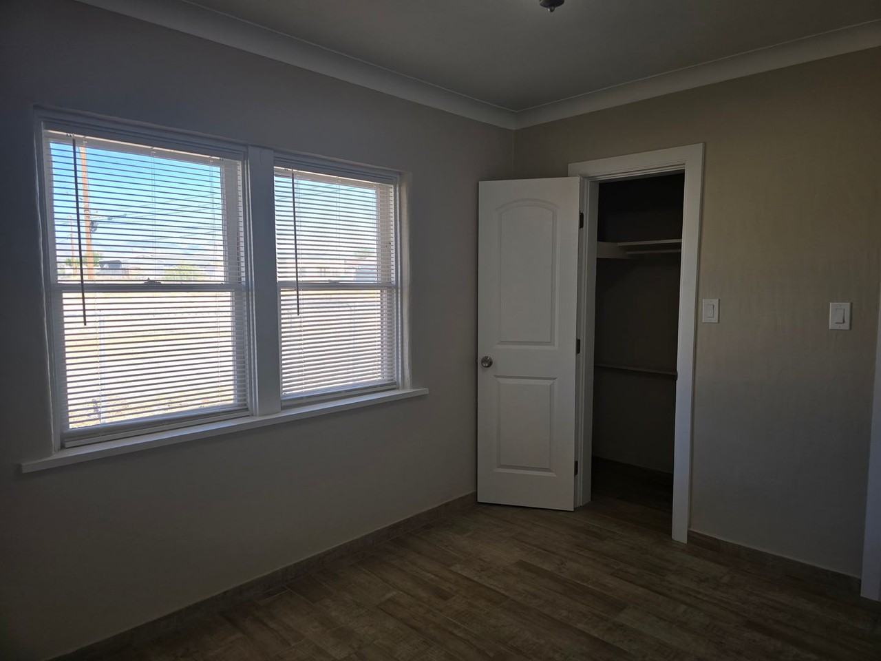 529 W Church Ave - Photo 5 of 7