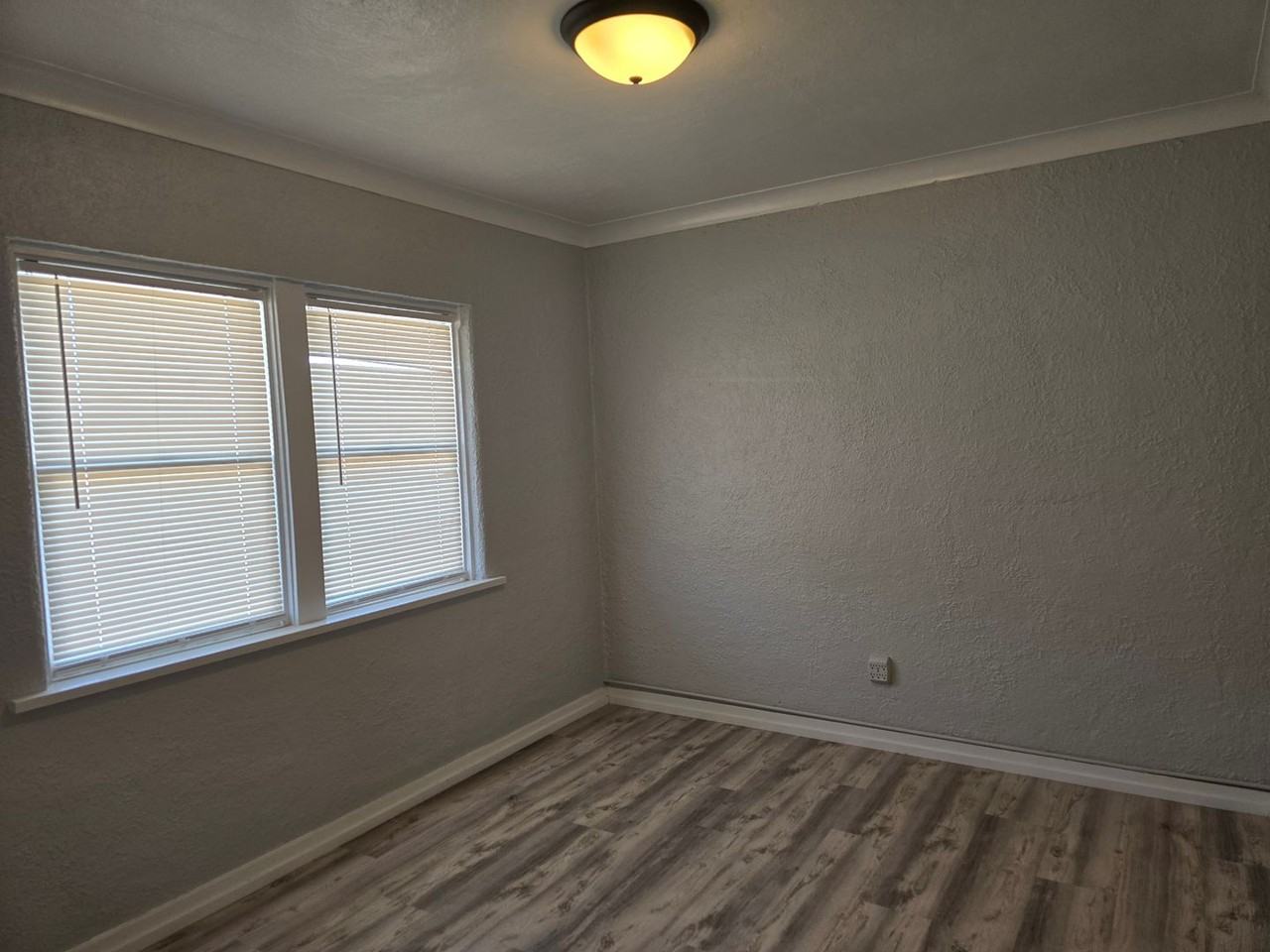 529 W Church Ave - Photo 6 of 7