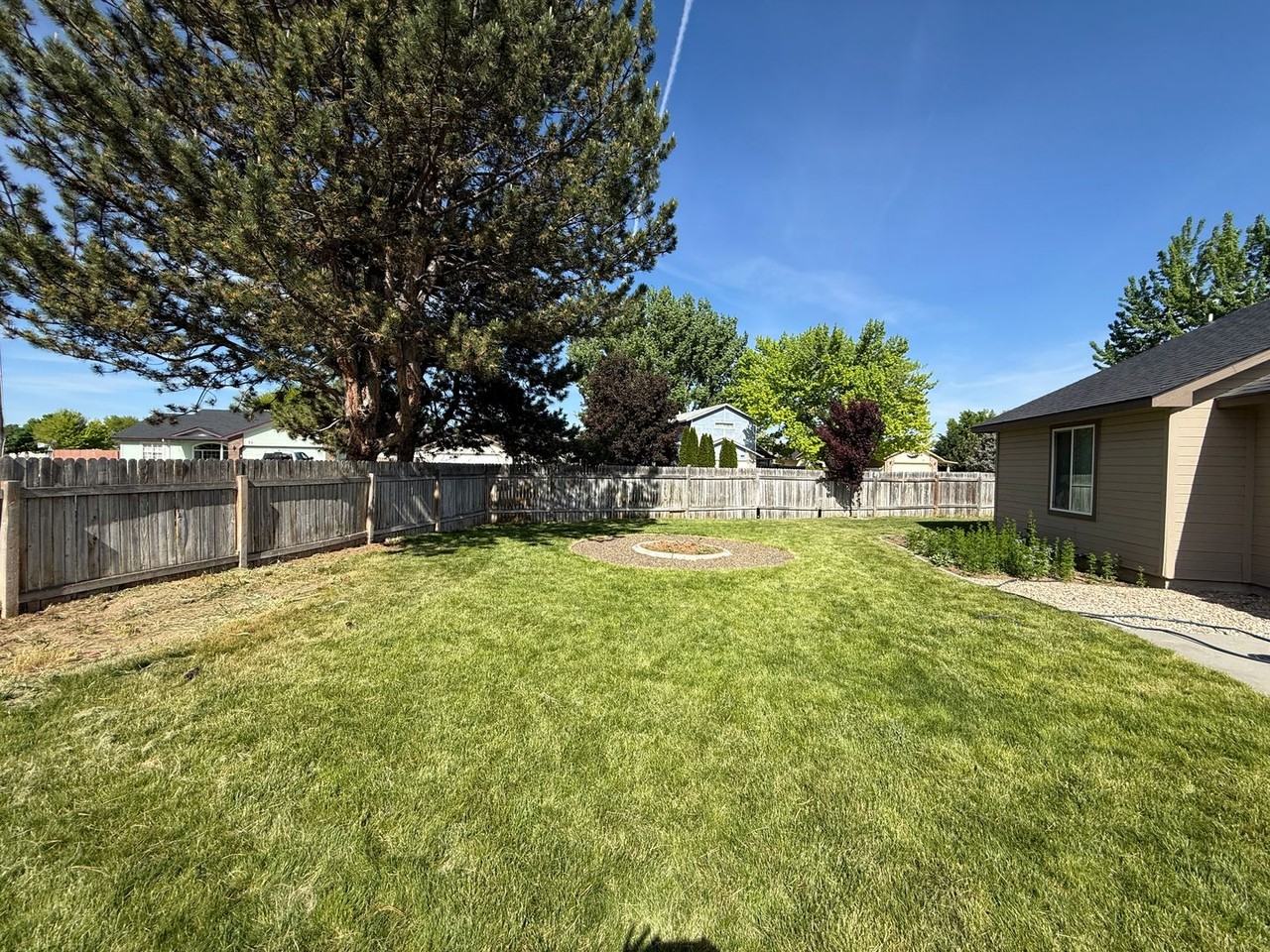 3521 Evergreen Ave - Photo 3 of 4