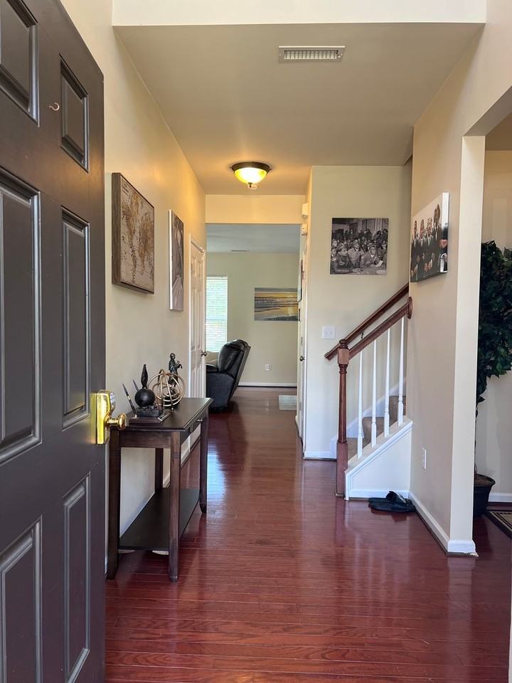 13 Hampshire Glen Pkwy - Photo 2 of 33
