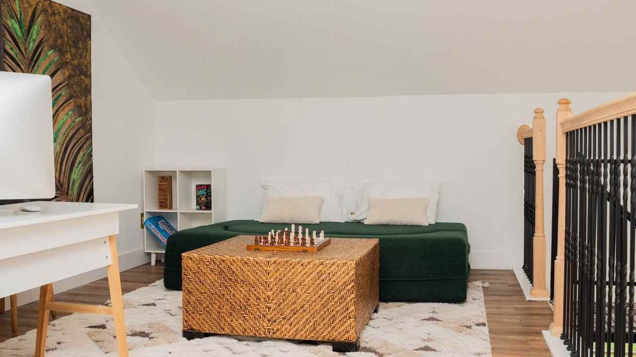 349 N Bluford Ave - Photo 5 of 20